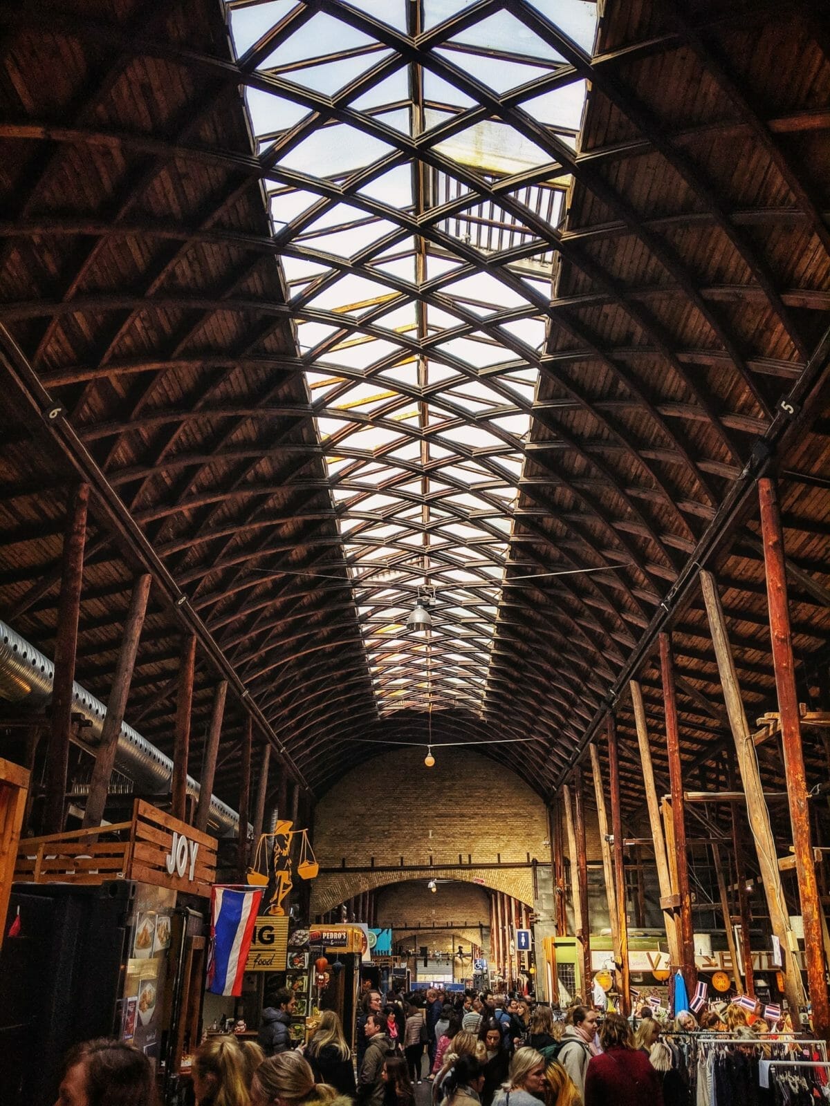 ODENSE SEHENSWÜRDIGKEITEN - 5 DINGE, DIE DU UNBEDINGT IN DER DÄNISCHEN STADT MACHEN SOLLTEST 33 Halle und Dachkonstruktion im Storms Pakhus - Odense Sehenswürdigkeiten