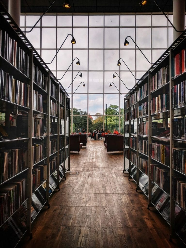 DIE 10 UlTIMATIVEN MALMÖ INSTAGRAM SPOTS DIE DU NICHT VERPASSEN DARFST 18 Malmö Instagram Spots - STADSBIBLIOTEK-2