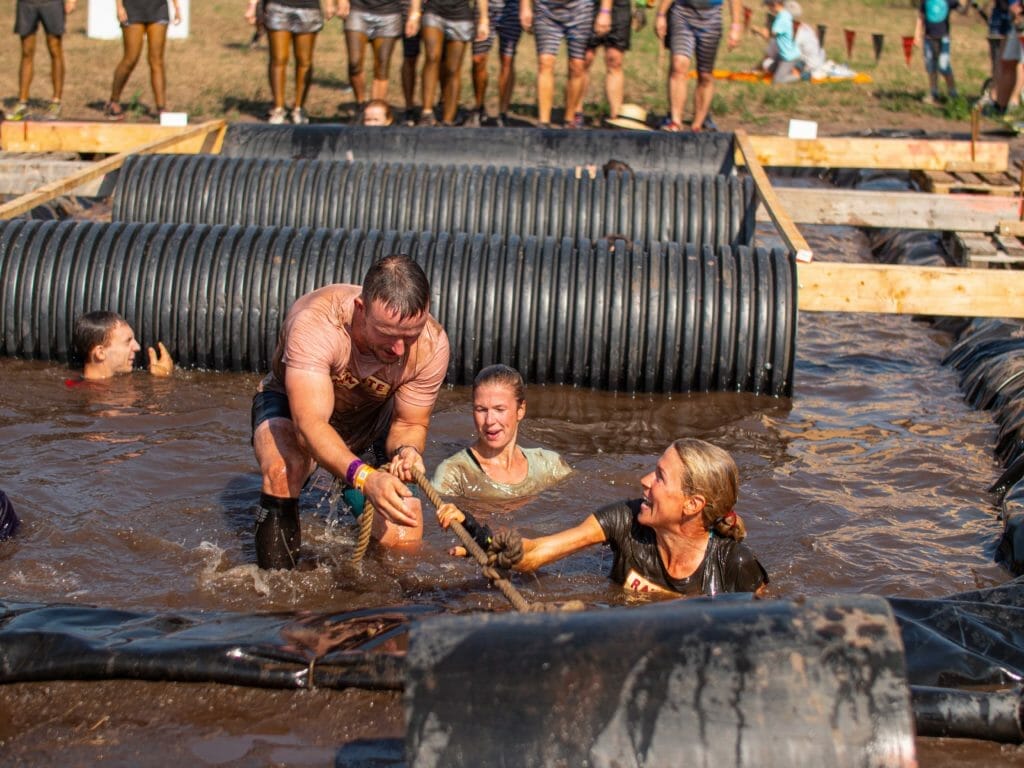 Tough Mudder-Teamwork-1