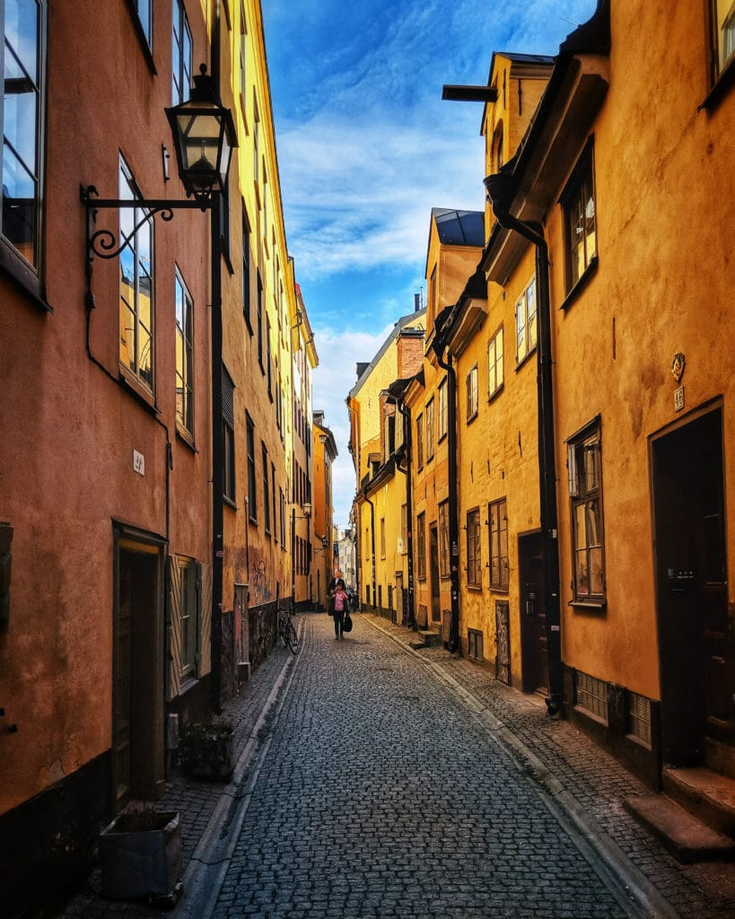 RUN YOUR WORLD STOCKHOLM 74 RUN YOUR WORLD STOCKHOLM 74