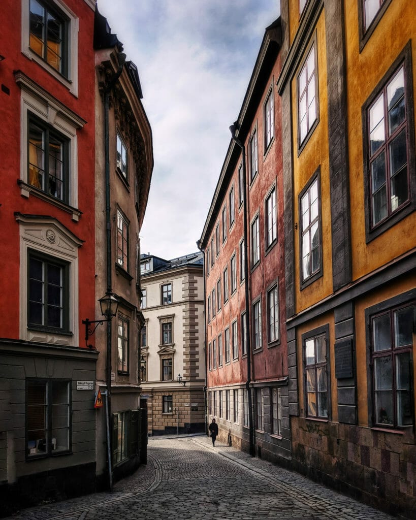 RUN YOUR WORLD STOCKHOLM 76 RUN YOUR WORLD STOCKHOLM 76