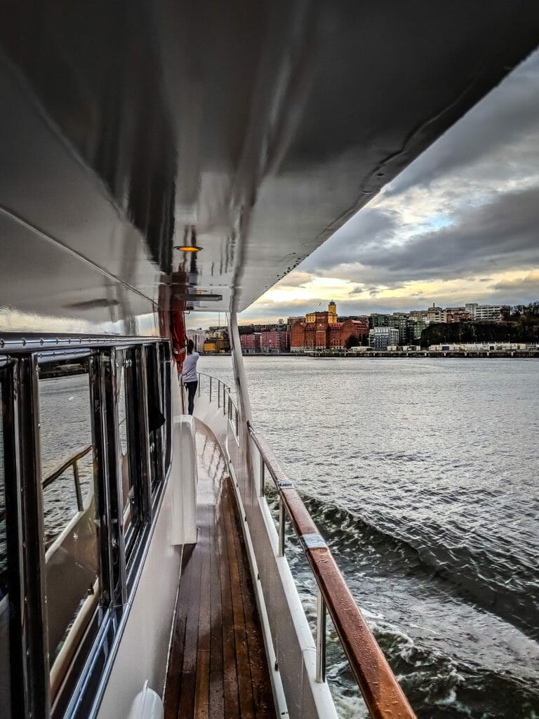 RUN YOUR WORLD STOCKHOLM 32 RUN YOUR WORLD STOCKHOLM 32