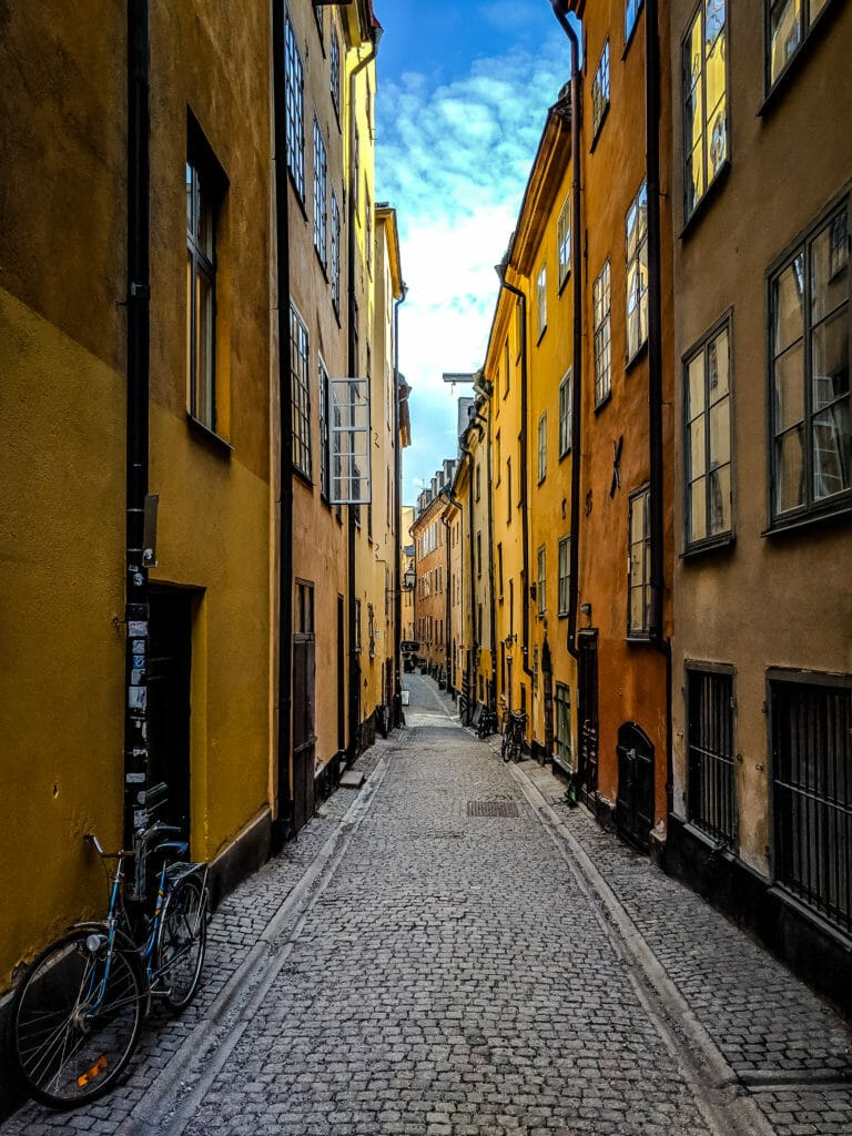 RUN YOUR WORLD STOCKHOLM 73 RUN YOUR WORLD STOCKHOLM 73