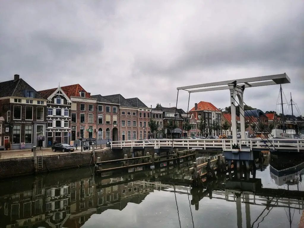 Blick auf den Kanal in Zwolle - Holland Städte