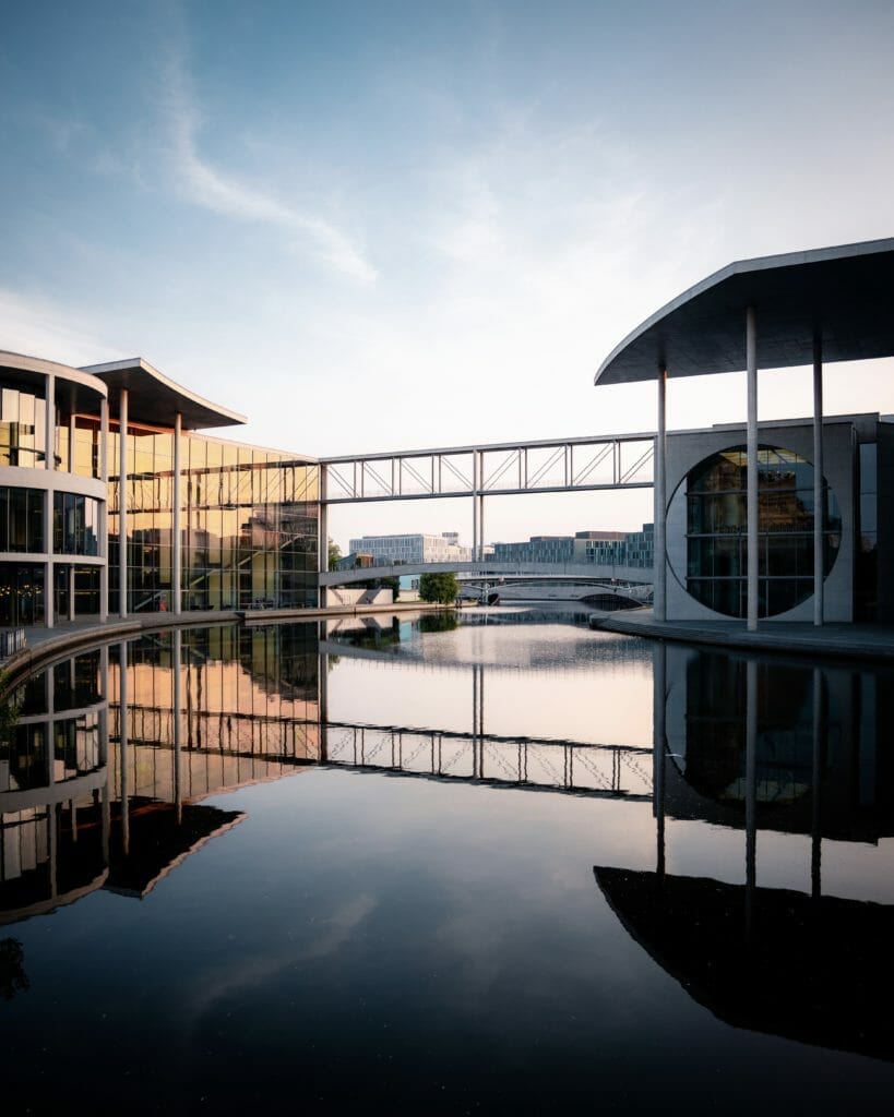 Fotografie Tipps - Marcel Wiest - Spiegelung Reichstagsgebäude Berlin