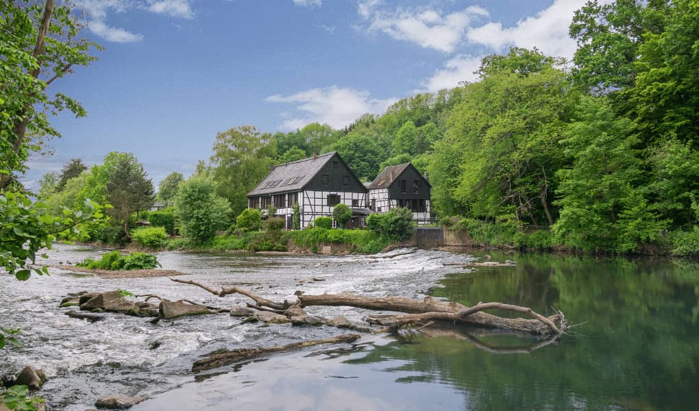Ausflugsziele NRW - Schleiferei Wipperkotten - Wasser -Fachwerkhäuser