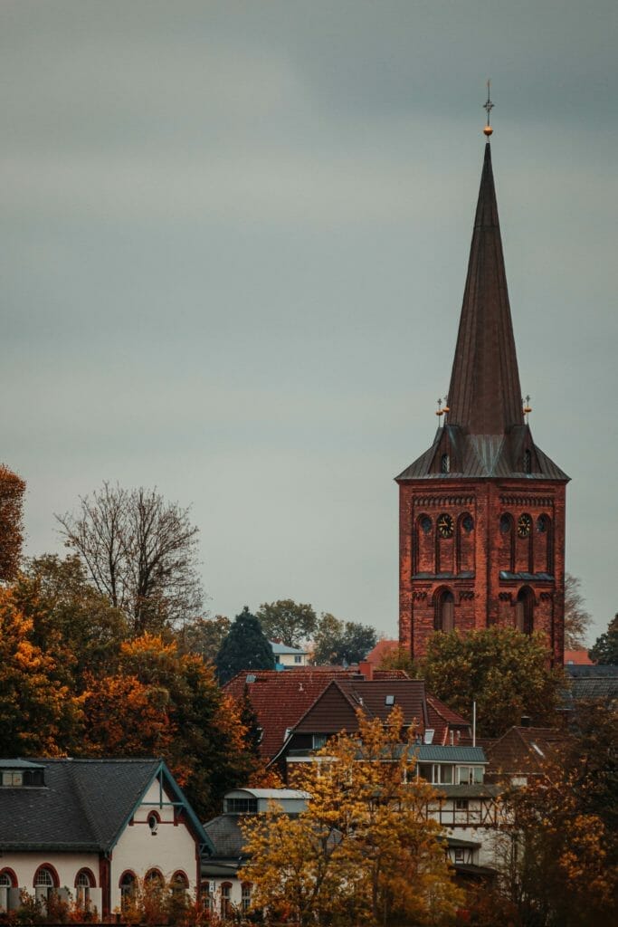 Plön Sehenswürdigkeiten: 10 Ultimative Sehenswürdigkeiten und Fotospots für jede Jahreszeit 18