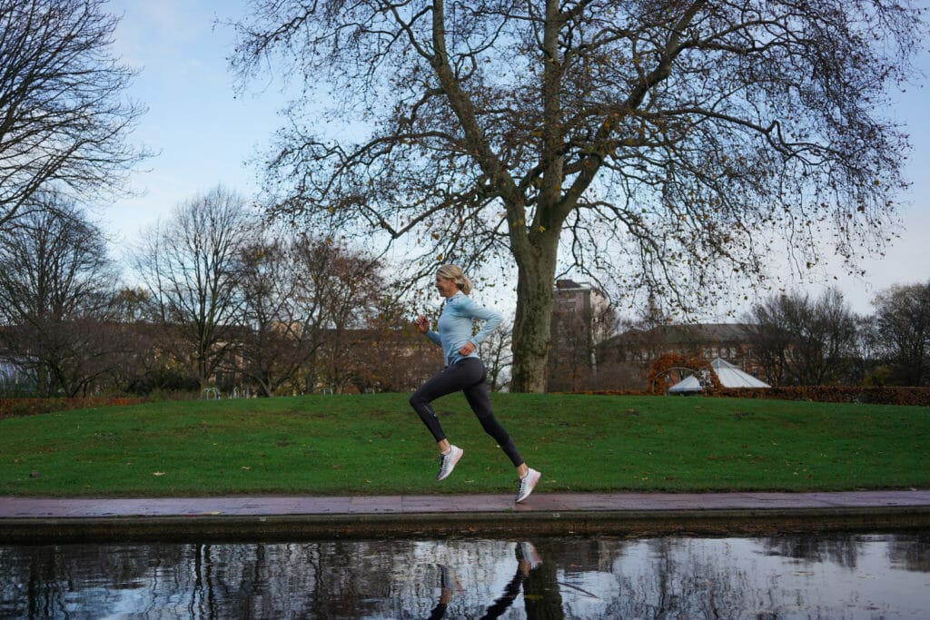 LAUF ABC: E WIE ERWARTUNGEN - UND WIE WIR SIE ALS LÄUFER*IN BESTMÖGLICH MANAGEN 5 Erwartungen blau