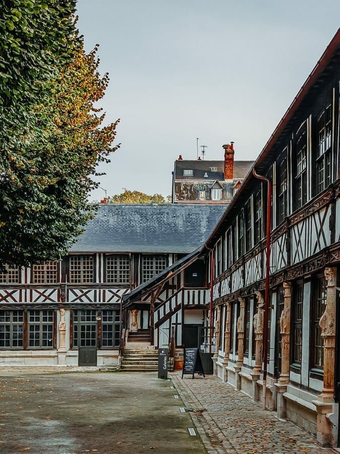 NORMANDIE SEHENSWÜRDIGKEITEN: 3 UNGEWÖHNLICHE IDEEN FÜR EINEN STÄDTETRIP IN DIE NORMANDIE 39