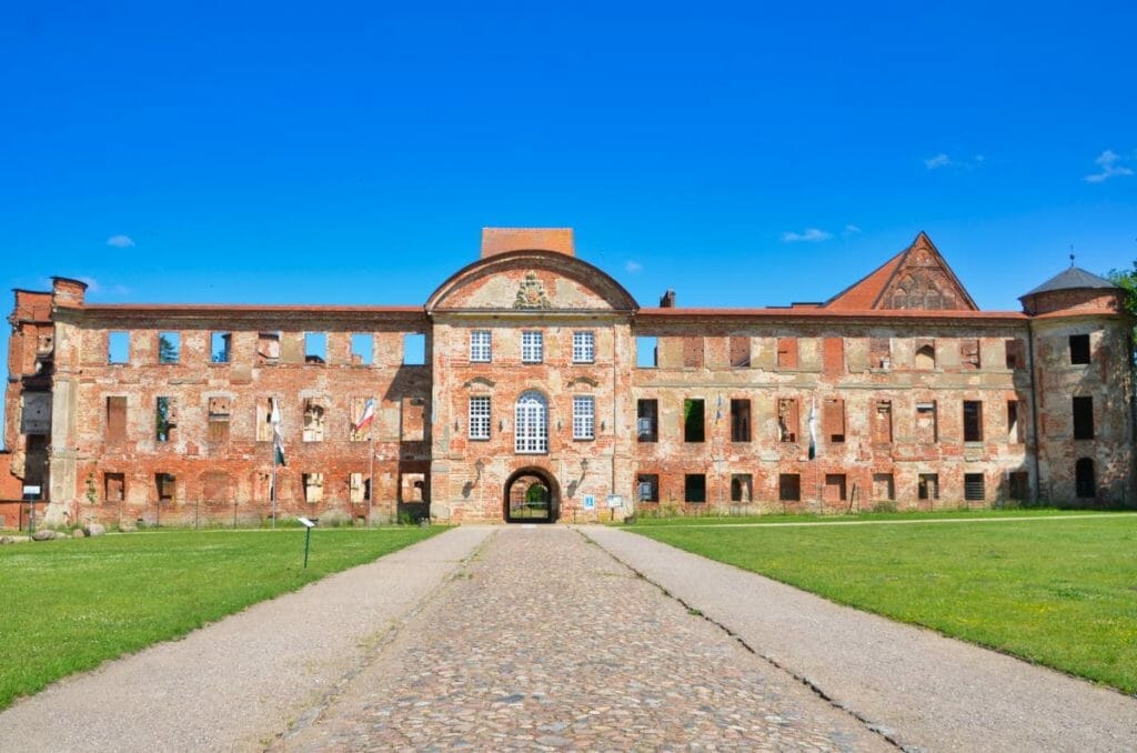 13 AUSFLUGSZIELE MV UND SEHENSWÜRDIGKEITEN IN MECKLENBURG-VORPOMMERN 22 13 AUSFLUGSZIELE MV UND SEHENSWÜRDIGKEITEN IN MECKLENBURG-VORPOMMERN 20