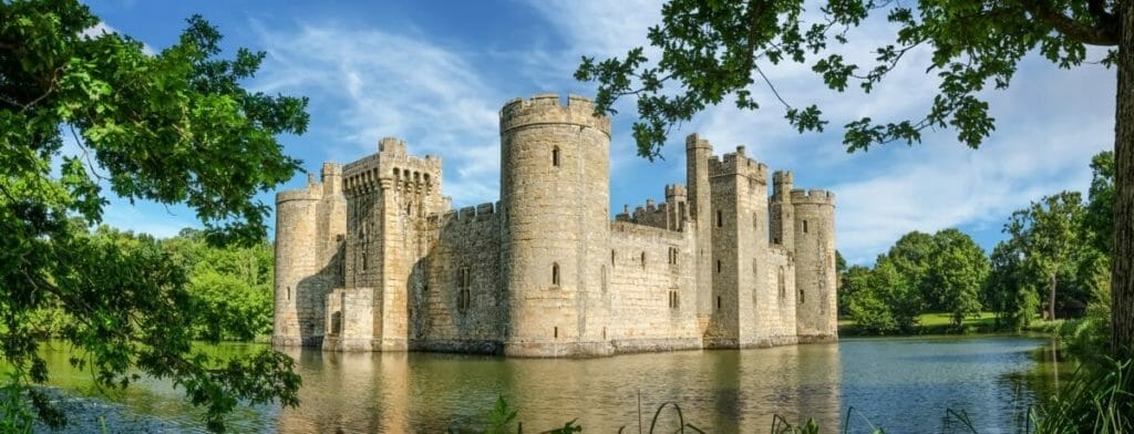 30 FAMOUS LANDMARKS IN THE UNITED KINGDOM EVERYONE MUST VISIT 58