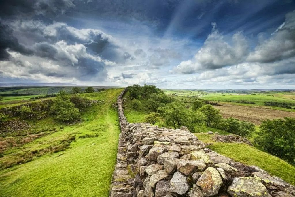 30 FAMOUS LANDMARKS IN THE UNITED KINGDOM EVERYONE MUST VISIT 52