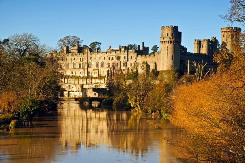 30 FAMOUS LANDMARKS IN THE UNITED KINGDOM EVERYONE MUST VISIT 52
