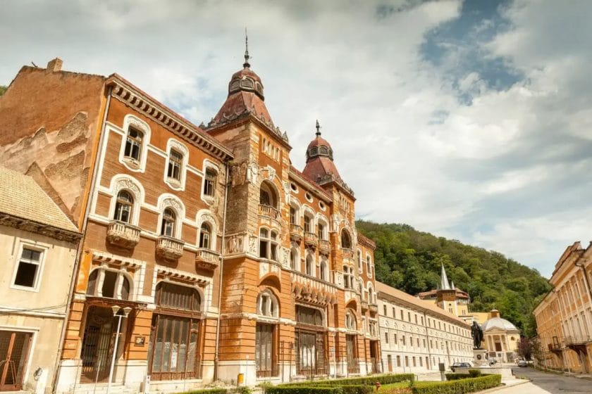 26 COOL & FAMOUS ROMANIAN LANDMARKS YOU ABSOLUTELY NEED TO VISIT IN 2023 27 26 COOL & FAMOUS ROMANIAN LANDMARKS YOU ABSOLUTELY NEED TO VISIT IN 2023 23