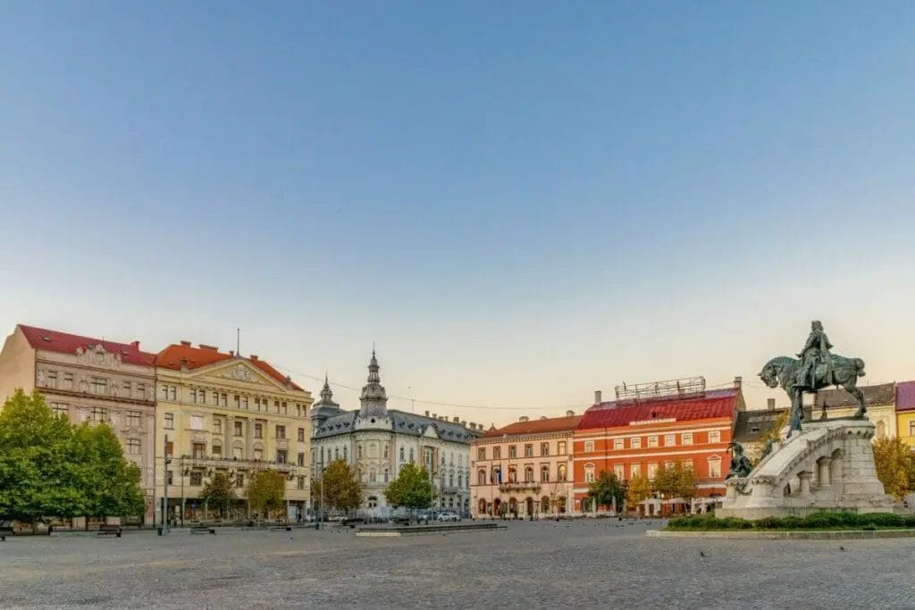 26 FAMOUS ROMANIAN LANDMARKS YOU NEED TO VISIT 33