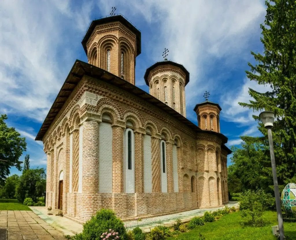 монастыри румынии