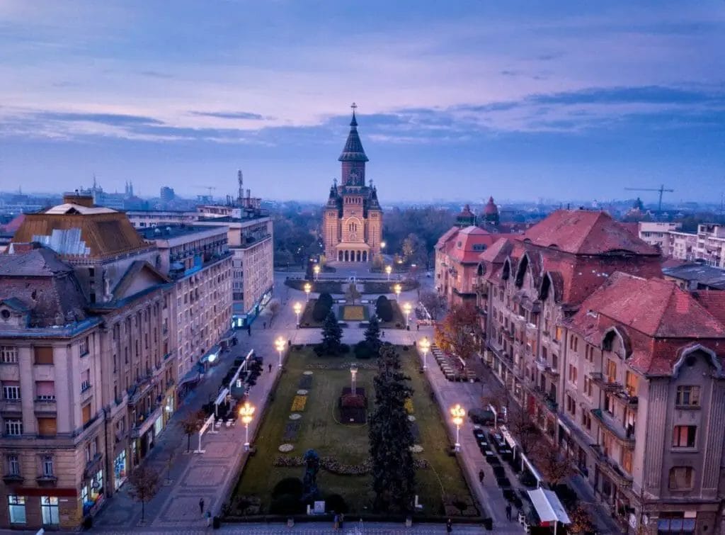 26 FAMOUS ROMANIAN LANDMARKS YOU NEED TO VISIT 35