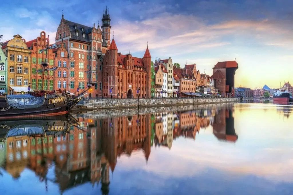 30 POLAND LANDMARKS & BEST PLACES TO VISIT FOR A THRILLING EUROPEAN VACATION IN 2022 17