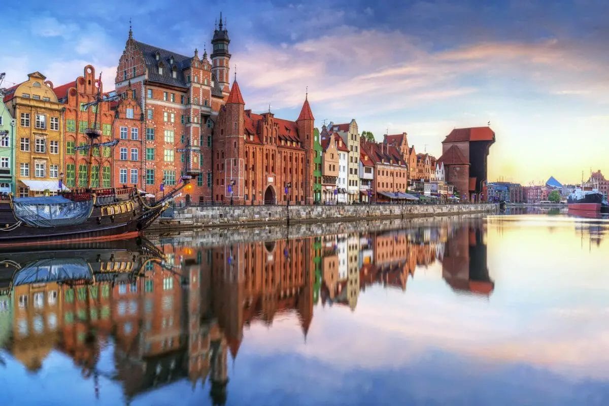 30 POLAND LANDMARKS FOR A THRILLING VACATION