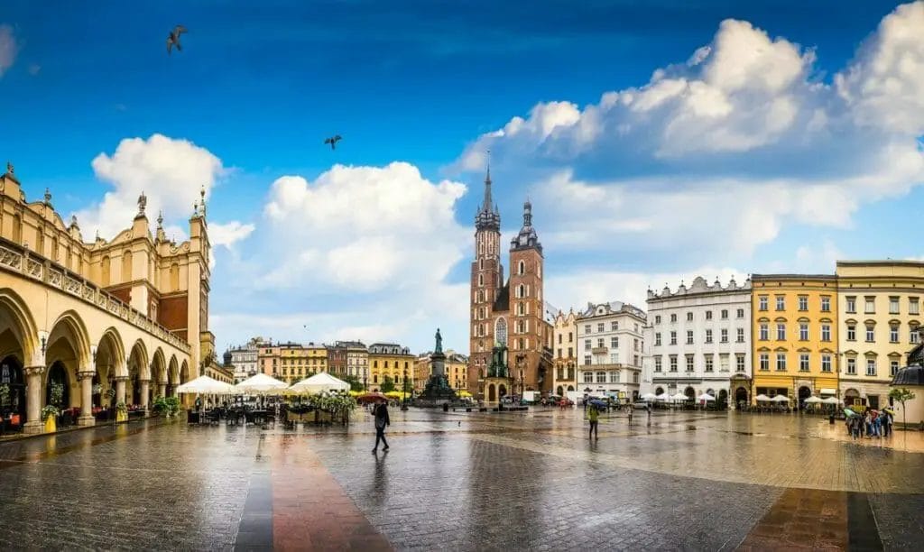 30 POLAND LANDMARKS & BEST PLACES TO VISIT FOR A THRILLING EUROPEAN VACATION IN 2022 19