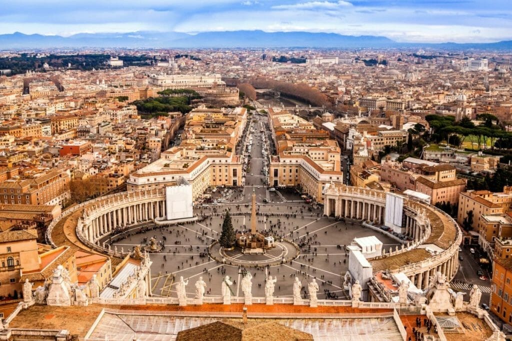 Italien Städte - Blick auf den Petersplatz in Rom
