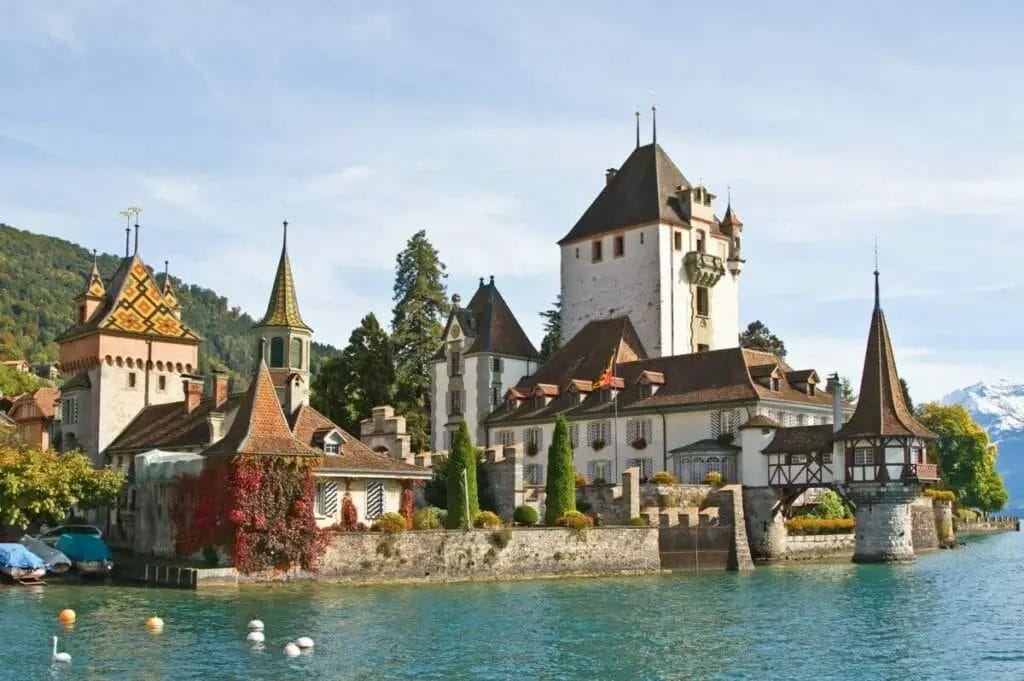 TOP 20 LANDMARKS OF SWITZERLAND -UNFORGETTABLE SIGHTS, ATTRACTIONS & ACTIVITIES 17