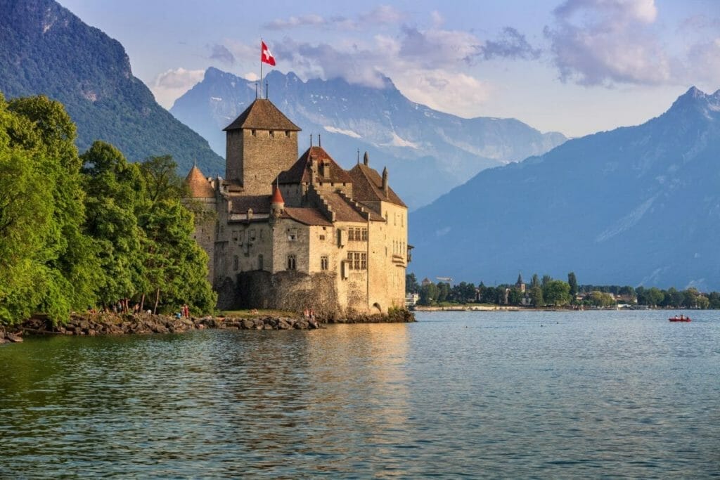 TOP 20 LANDMARKS OF SWITZERLAND -UNFORGETTABLE SIGHTS, ATTRACTIONS & ACTIVITIES 7 TOP 20 LANDMARKS OF SWITZERLAND -UNFORGETTABLE SIGHTS, ATTRACTIONS & ACTIVITIES 6