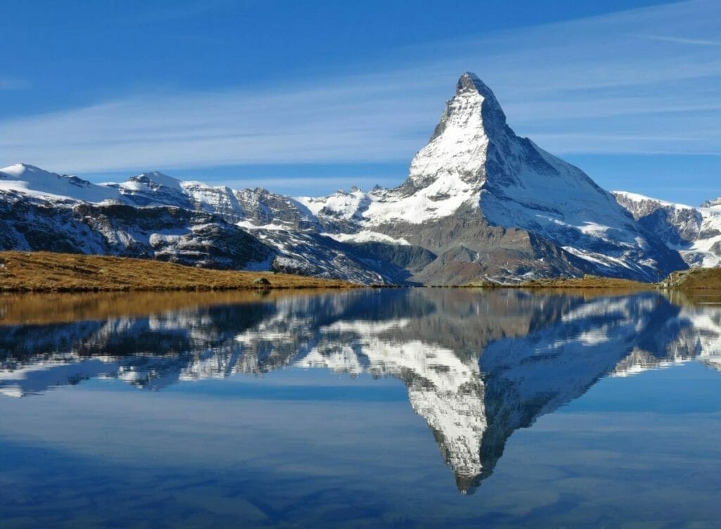 TOP 20 LANDMARKS OF SWITZERLAND -UNFORGETTABLE SIGHTS, ATTRACTIONS & ACTIVITIES 2 Landmarks Switzerland - Matterhorn Reflection in a lake