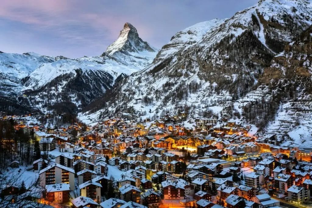 TOP 20 LANDMARKS OF SWITZERLAND -UNFORGETTABLE SIGHTS, ATTRACTIONS & ACTIVITIES 10 TOP 20 LANDMARKS OF SWITZERLAND -UNFORGETTABLE SIGHTS, ATTRACTIONS & ACTIVITIES 9