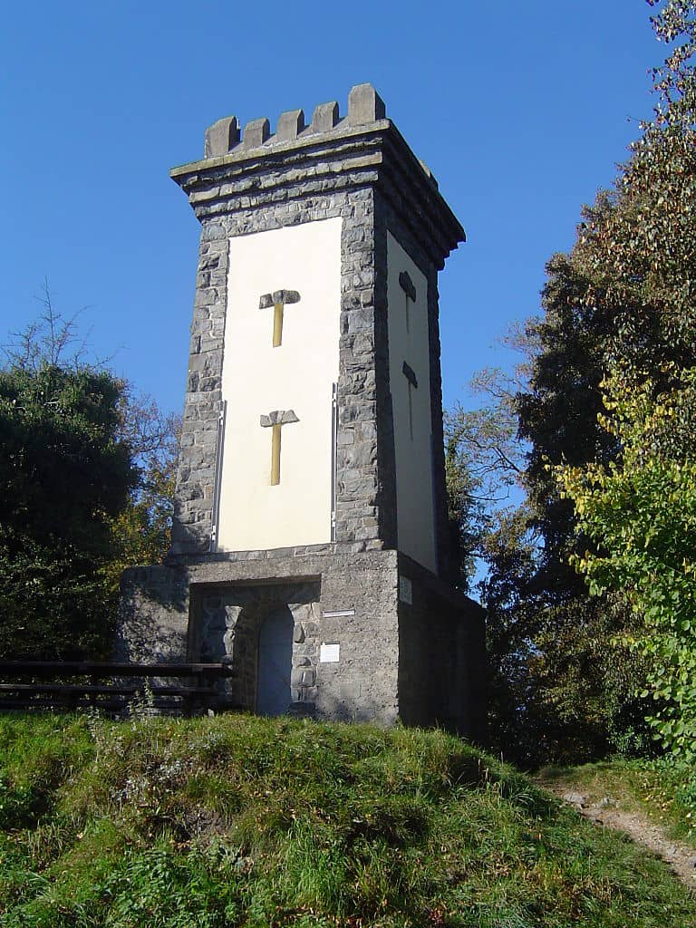 Kaiserstuhl Sehenswürdigkeiten - Neunlindenturm