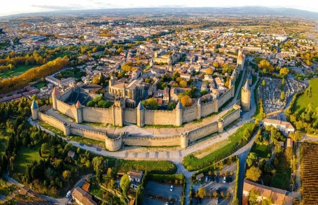 FRANKREICH SEHENSWÜRDIGKEITEN: 30 BERÜHMTE ORTE DIE DU SEHEN MUSST 12 FRANKREICH SEHENSWÜRDIGKEITEN: 30 BERÜHMTE ORTE DIE DU SEHEN MUSST 7