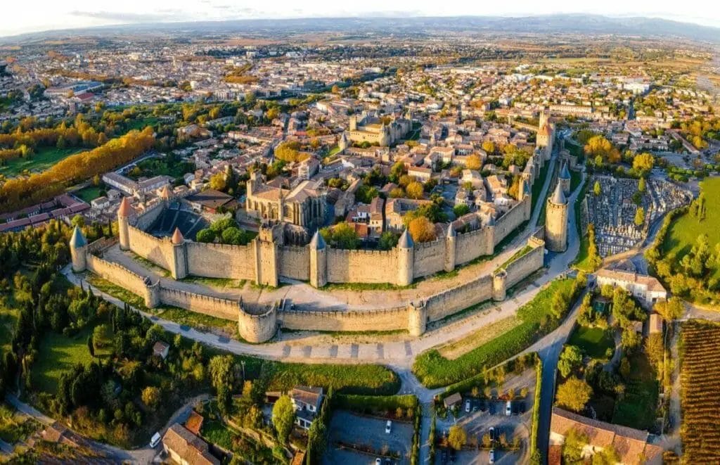 30 BERÜHMTE SEHENSWÜRDIGKEITEN IN FRANKREICH, DIE DU MINDESTENS EINMAL IM LEBEN BESUCHEN SOLLTE 9