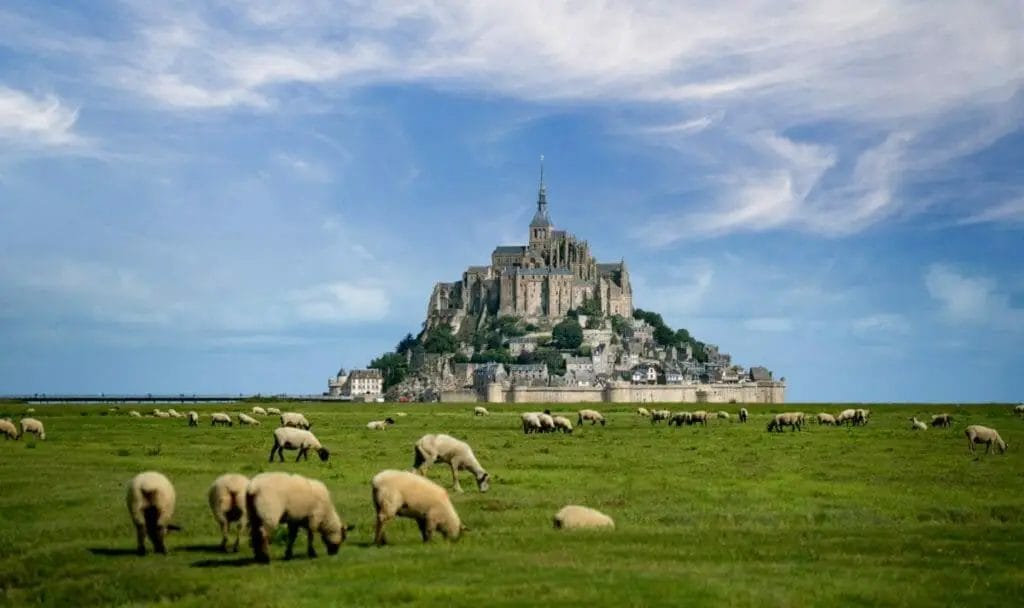 30 BERÜHMTE SEHENSWÜRDIGKEITEN IN FRANKREICH, DIE DU MINDESTENS EINMAL IM LEBEN BESUCHEN SOLLTE 25