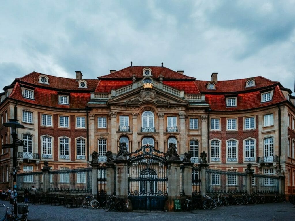 Unser Tipp: Erbdrostenhof - Münster Sehenswürdigkeiten