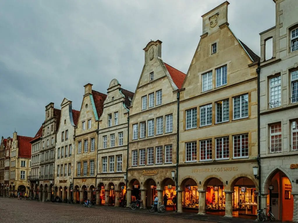 Blick auf die Giebelhäuser am Prinzipalmarkt in Münster - Münster Sehenswürdigkeiten