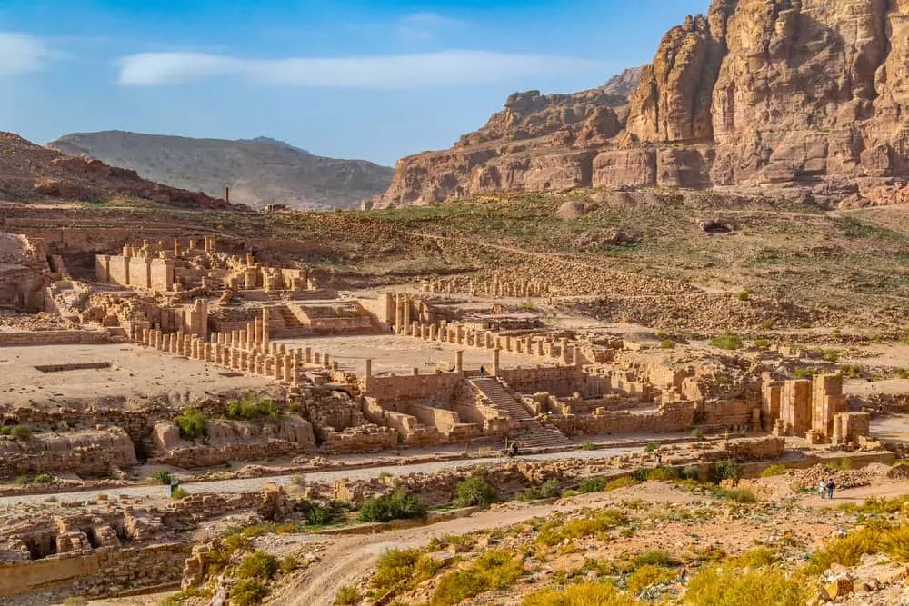 Der große Tempel und die Säulenstrasse - Petra Jordanien