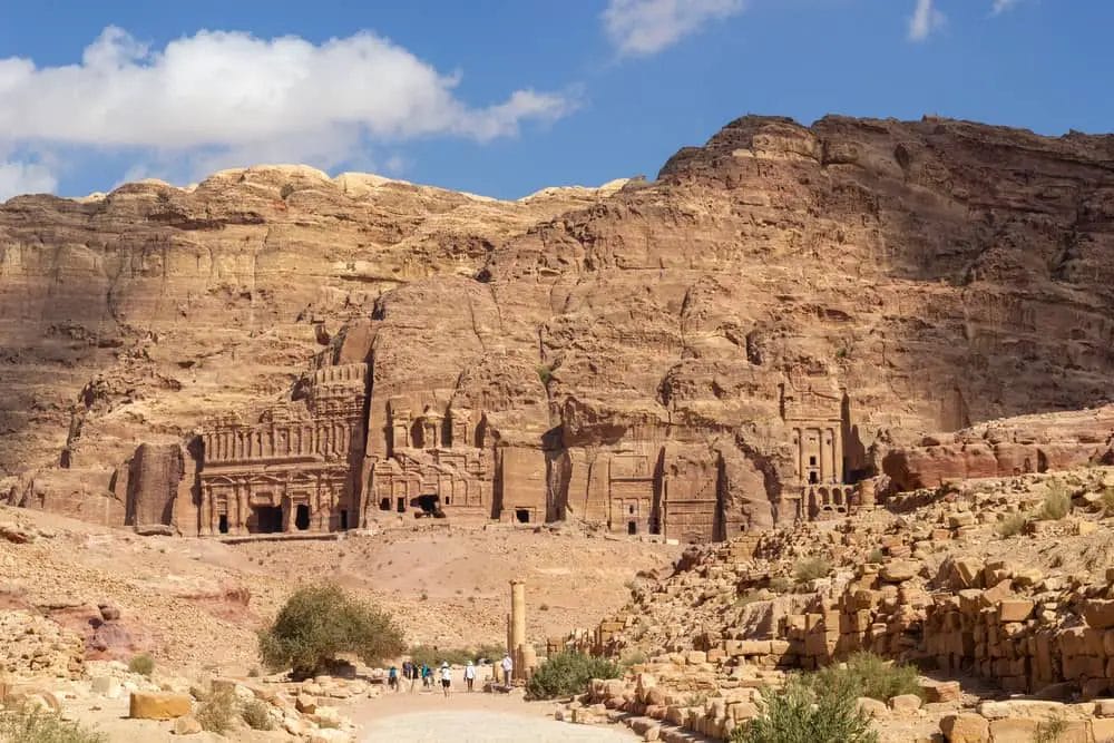 FELSENSTADT PETRA IN JORDANIEN: HIGHLIGHTS, TIPPS & SEHENSWÜRDIGKEITEN 12 Königsgräber-Wand - Petra Jordanien