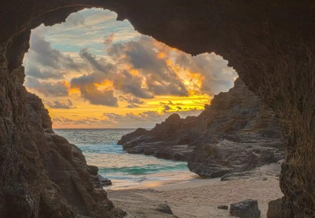 Halona Cove, Oahu - Beach in Hawaii