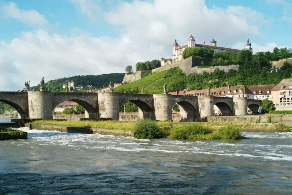 Alte Mainbrücke - Würzburg Sehenswürdigkeiten