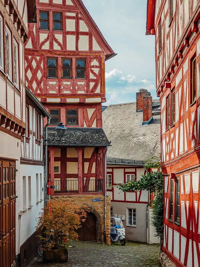 Das Fachwerkhaus Römer 2-4-6 - Limburg Sehenswürdigkeiten