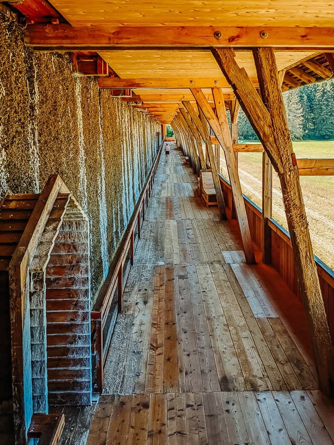 14 EINZIGARTIGE AUSFLUGSZIELE UND SEHENSWÜRDIGKEITEN IN DER SAALE-UNSTRUT REGION 33 14 EINZIGARTIGE AUSFLUGSZIELE UND SEHENSWÜRDIGKEITEN IN DER SAALE-UNSTRUT REGION 32