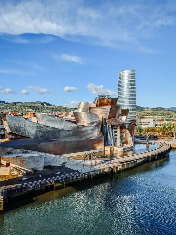 Das Guggenheim Museum in Bilbao - Bilbao Sehenswürdigkeiten