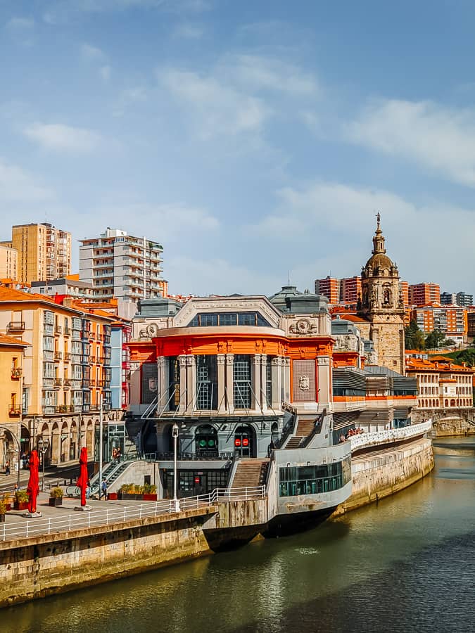 BILBAO SEHENSWÜRDIGKEITEN - DIE 16 BESTEN ORTE IN DER ALTSTADT & UMGEBUNG 15 Mercado de la Ribera - Sehenswürdigkeiten Bilbao