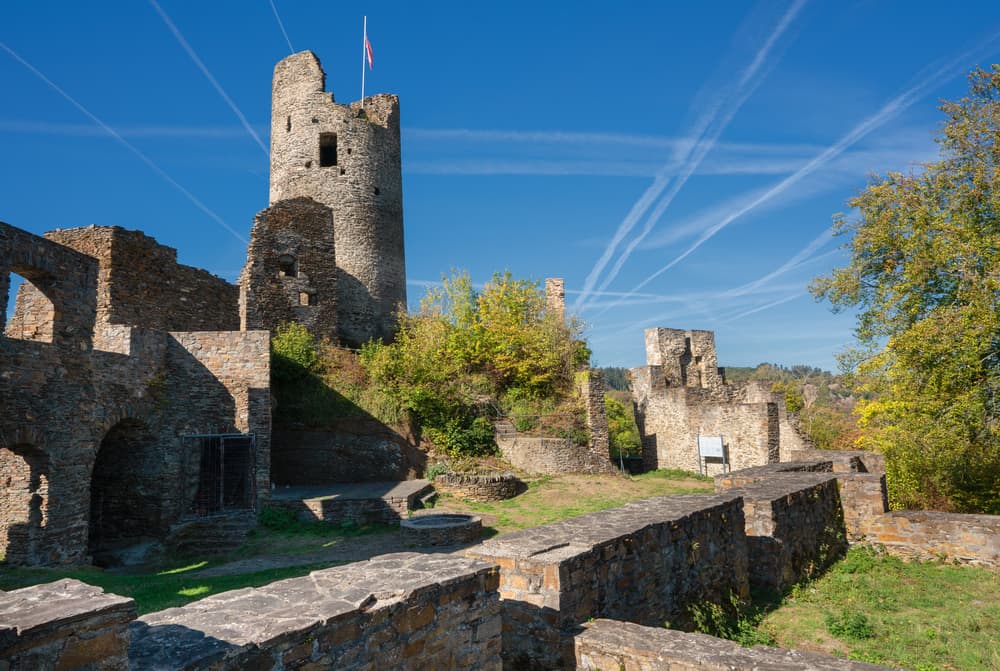 12 BEEINDRUCKENDE COCHEM SEHENSWÜRDIGKEITEN, DIE DU NICHT VERPASSEN SOLLTEST 13 Ruine Winneburg - Cochem Sehenswürdigkeiten