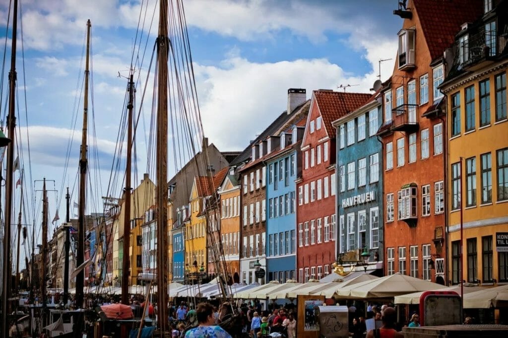 Bunte Häuser in Nyhavn, Kopenhagen - Dänemark Sehenswürdigkeiten