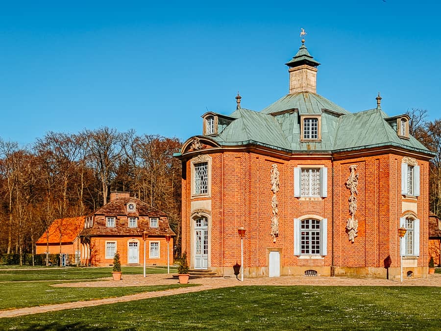 Schloss Clemenswörth - Papenburg Sehenswürdigkeiten