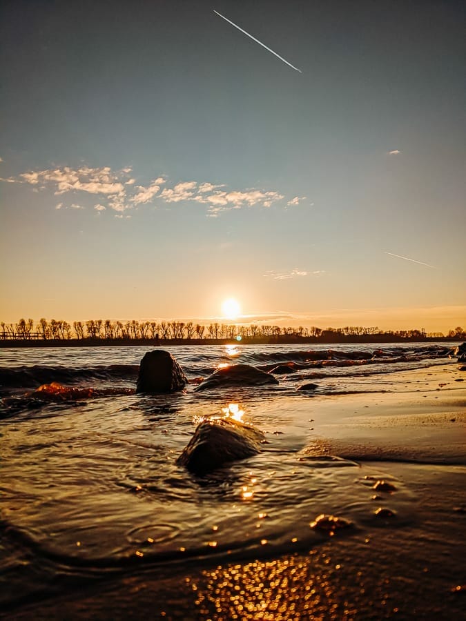 Elbstrand im Abendlicht - Ausflugsziele Hamburg