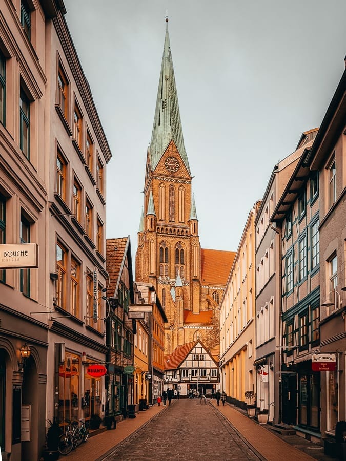 Kirche in Schwerin - Ausflugsziele Hamburg