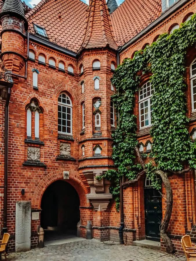 Innenhof und Fassade des Bergedorfer Schloss - Ausflugsziele in Hamburg