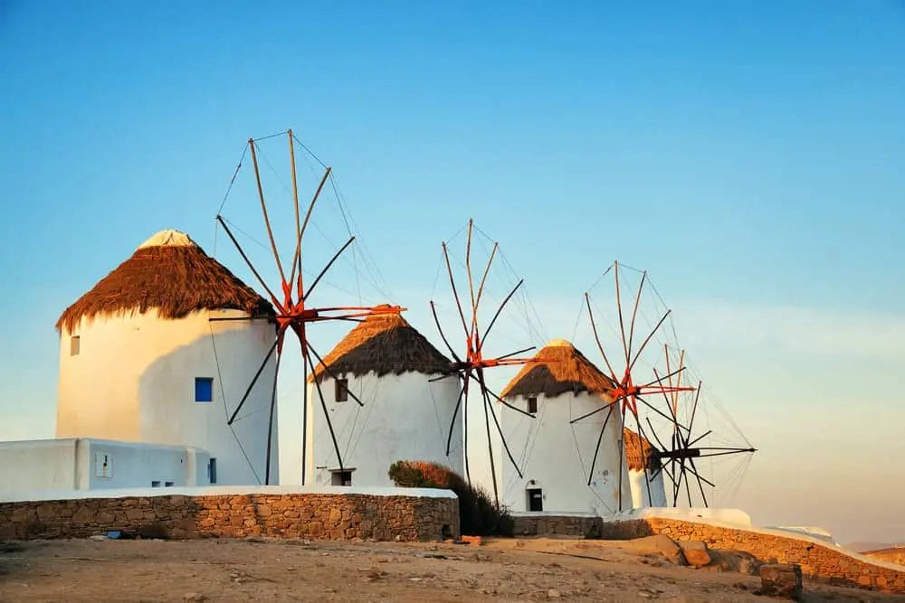 Die berühmten Windmühlen von Mykonos - Griechenland Sehenswürdigkeiten
